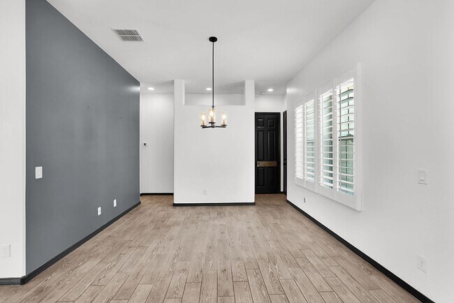 Building Photo - 369 W Glacier Bay Dr