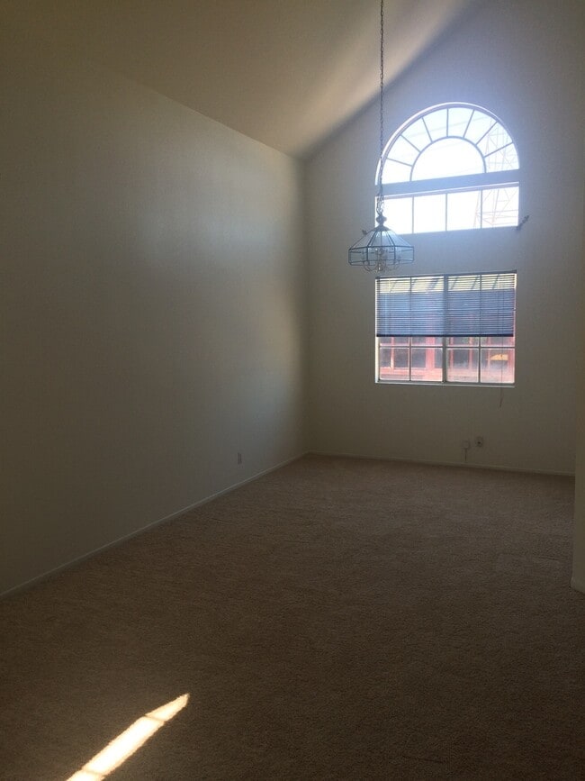 Foto del edificio - Southridge 4bed 2bath Beauty!