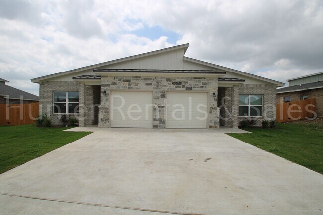 Foto del edificio - Modern New Construction Duplex