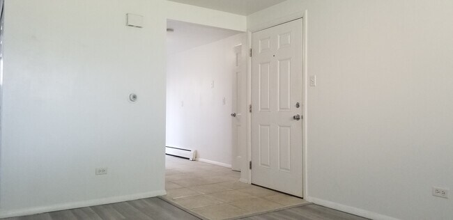 Entrada - 1460 S Ash St
