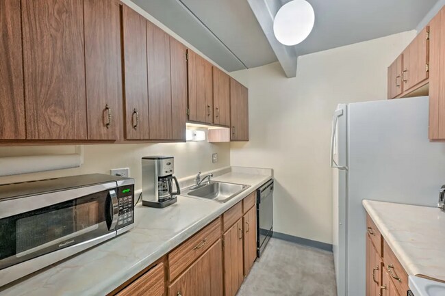 Foto del edificio - 8060 E Girard Ave
