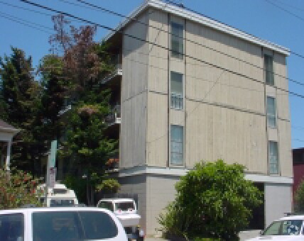Alternate Building View 1 - 1739 Addison St
