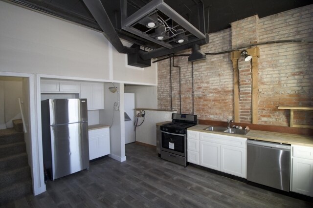 Building Photo - 227 N Illinois St