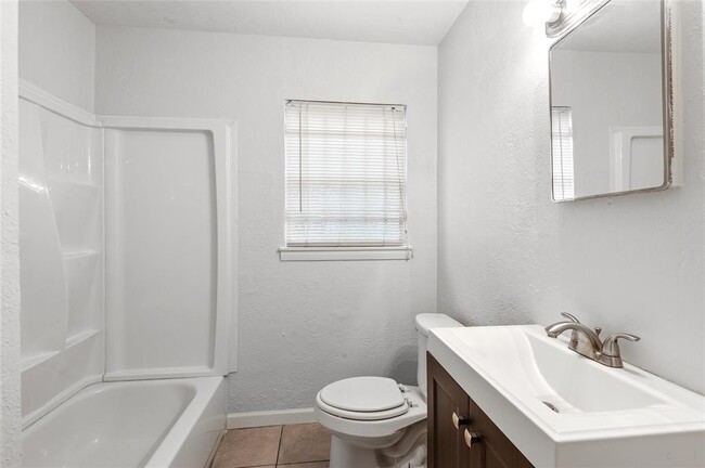 Foto del edificio - 10602 Rosehaven Dr
