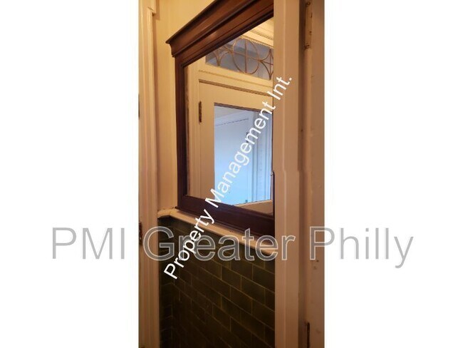 Building Photo - 1318 Arrott St