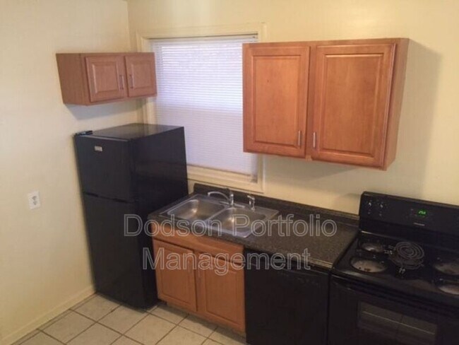 Building Photo - 710 Kinney St