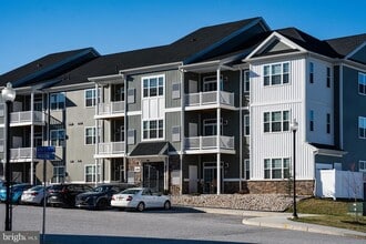 Building Photo - 3040 Larkwood Cir