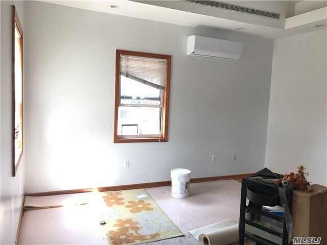 Foto del edificio - 149-24 Hawthorne Ave
