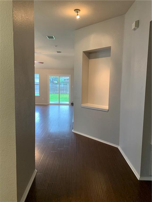 Building Photo - 1204 Bunratty Cir