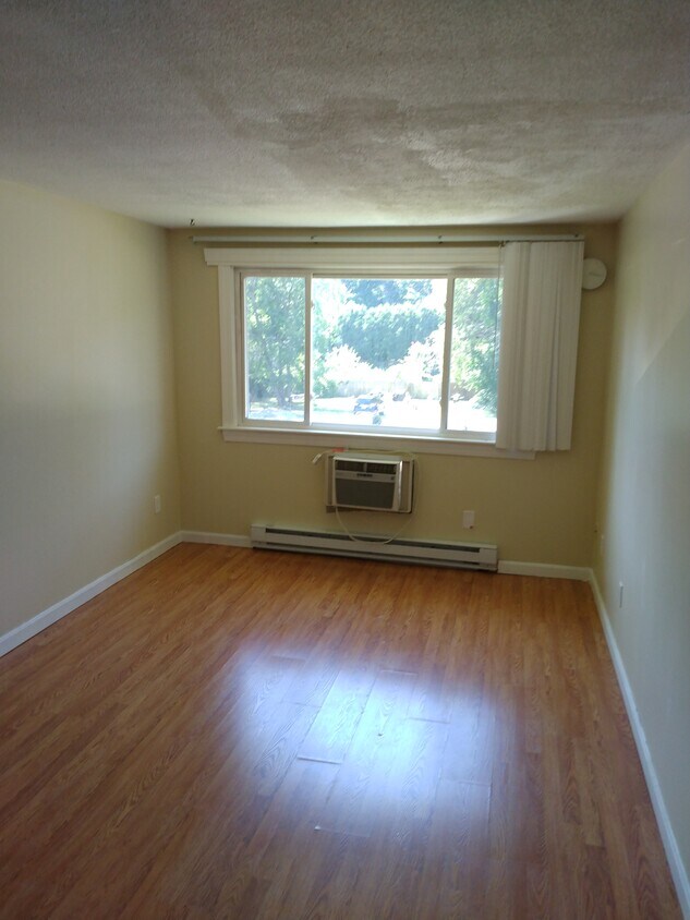 5 Turnpike Rd Unit 125, Townsend, MA 01469 Condo for Rent in Townsend