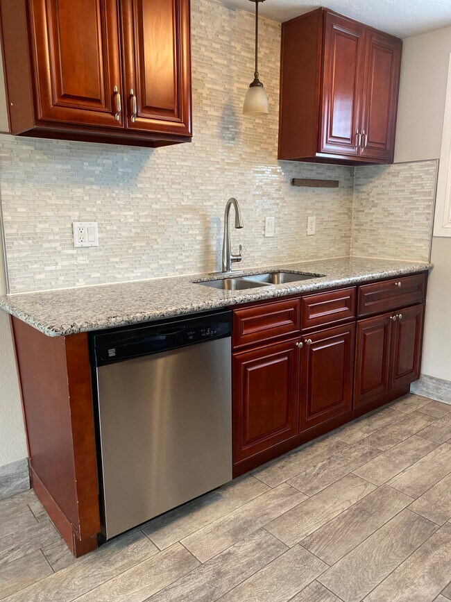 Foto del edificio - 929 Anderson Ln