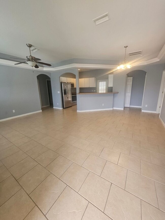 Building Photo - Rotonda Duplex
