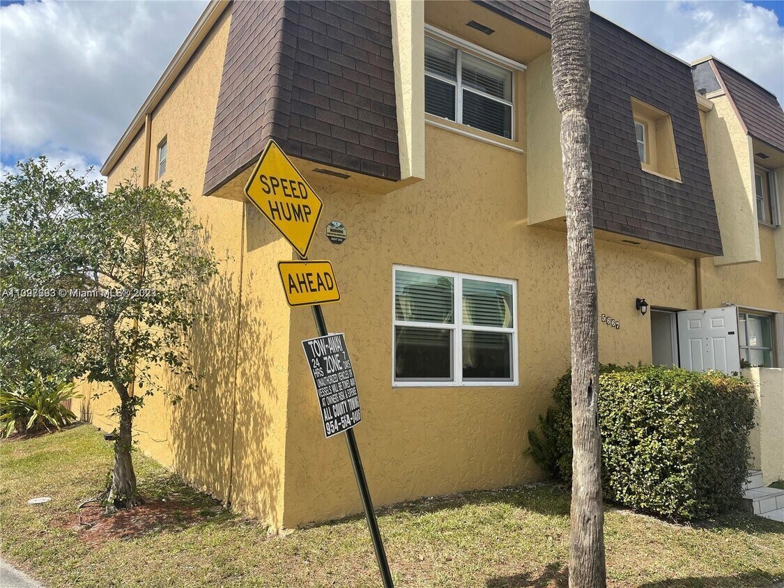 Foto principal - 5667 Blueberry Ct