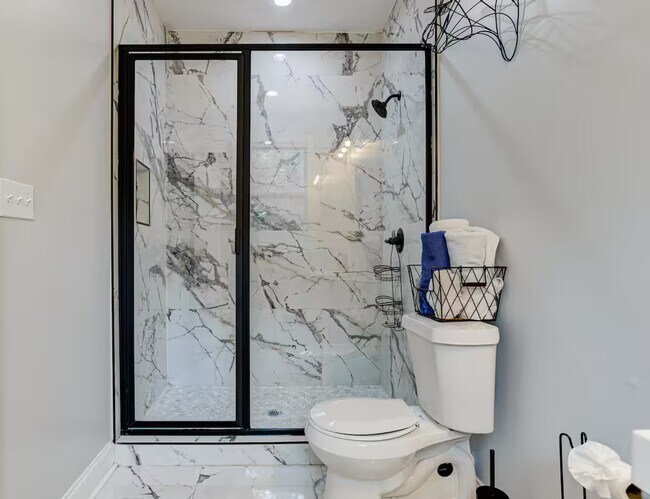 Foto del edificio - 1179 E Pkwy S-