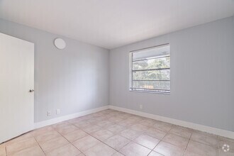 3BR, 2BA - 1,200SF - Lake Arjaro Apartments
