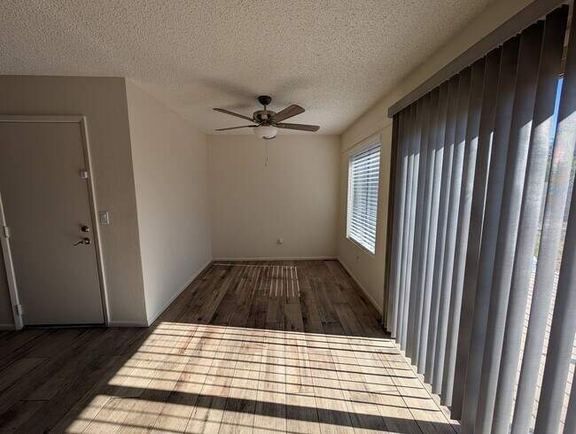 Foto del edificio - 4 Bedroom 2 Bathroom Sun Meadows Home