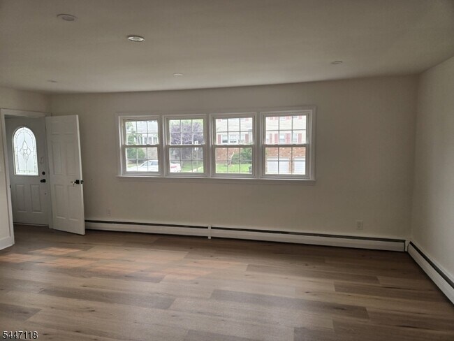 Foto del edificio - 832 Dewey St