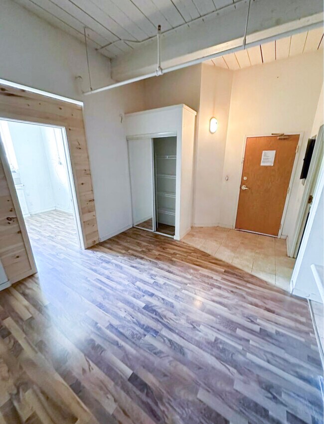 Photo du bâtiment - Junior One-Bedroom with Amazing Views in a...