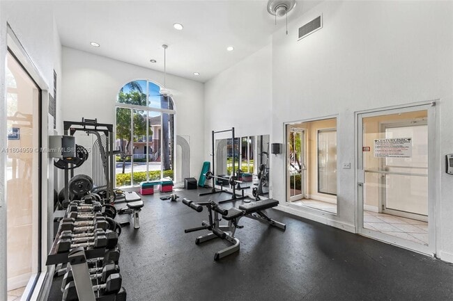 Foto del edificio - 8936 W Flagler St