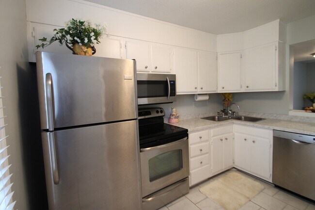 Foto del edificio - Exclusively offered by MUSE REALTY, LLC