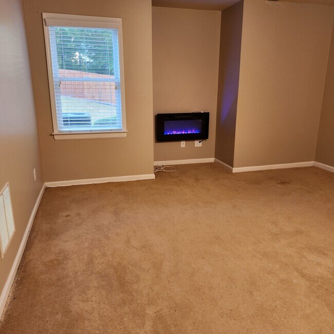 Living Room - 2908 Arbor Plz
