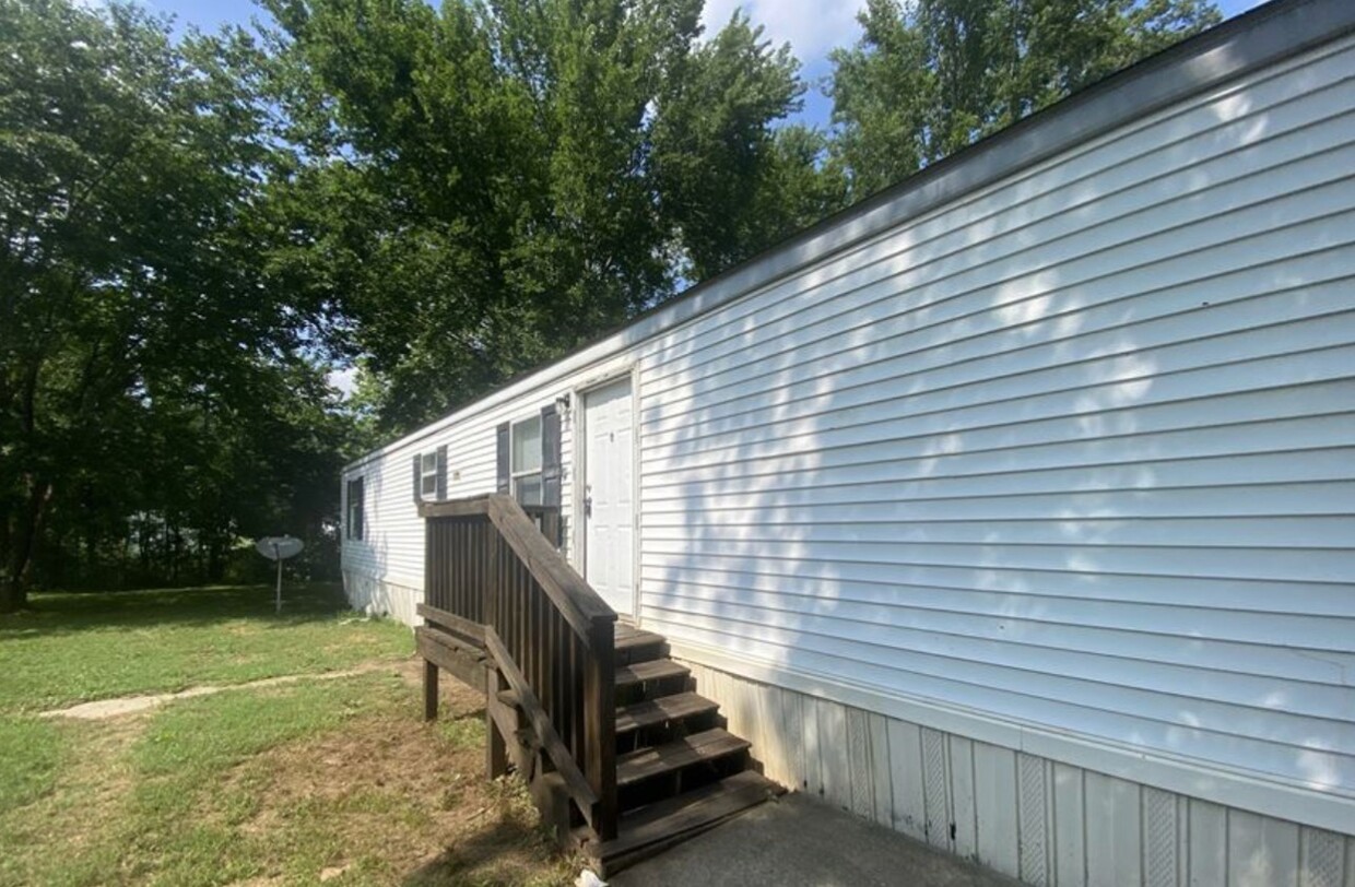 Primary Photo - 57 Black Oak Cir