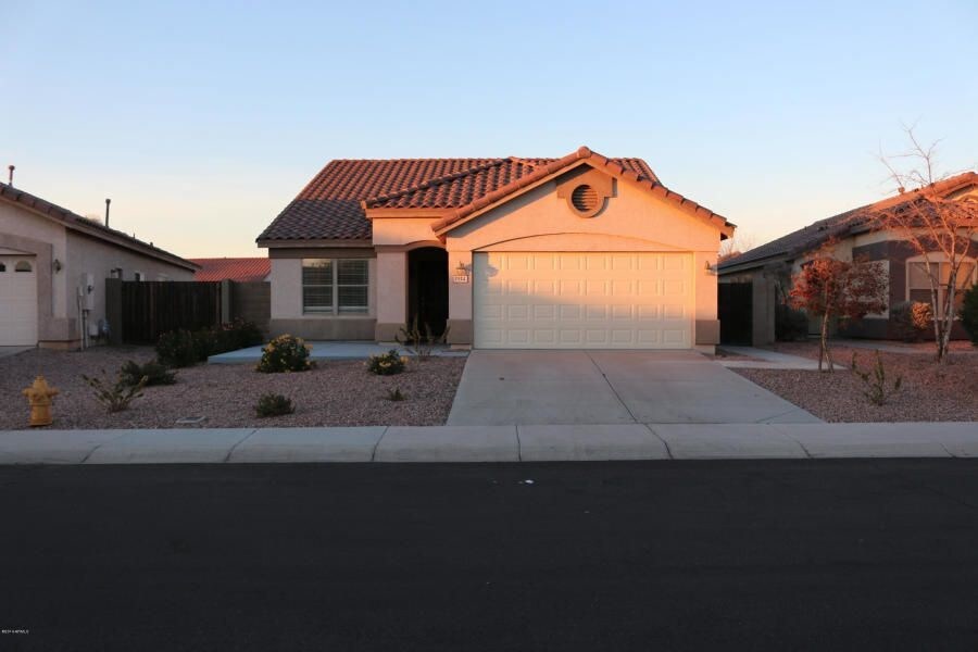 Olive 83rd Avenue House Rental in Peoria, AZ