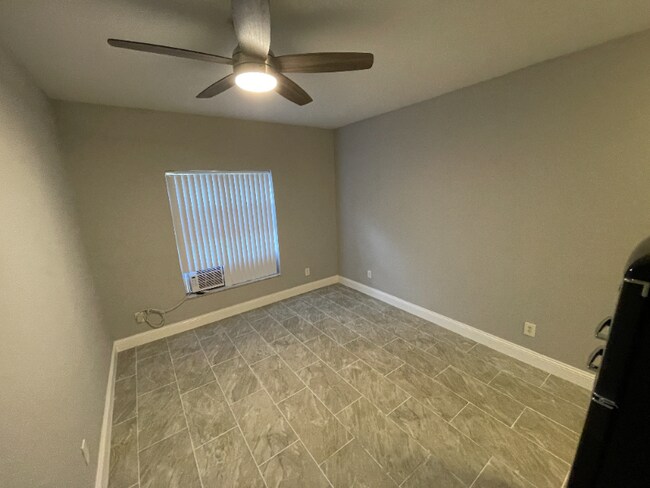 Building Photo - 4865 SW 65th Way