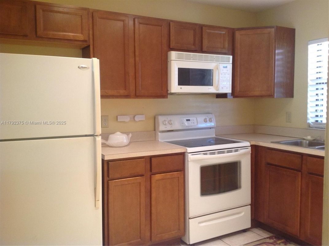 Foto principal - 1921 Woolbright Rd