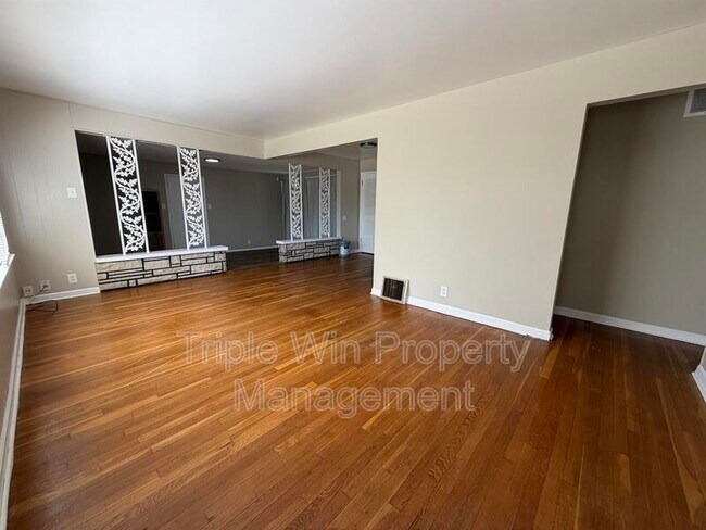 Building Photo - 1153 Kilgore Dr