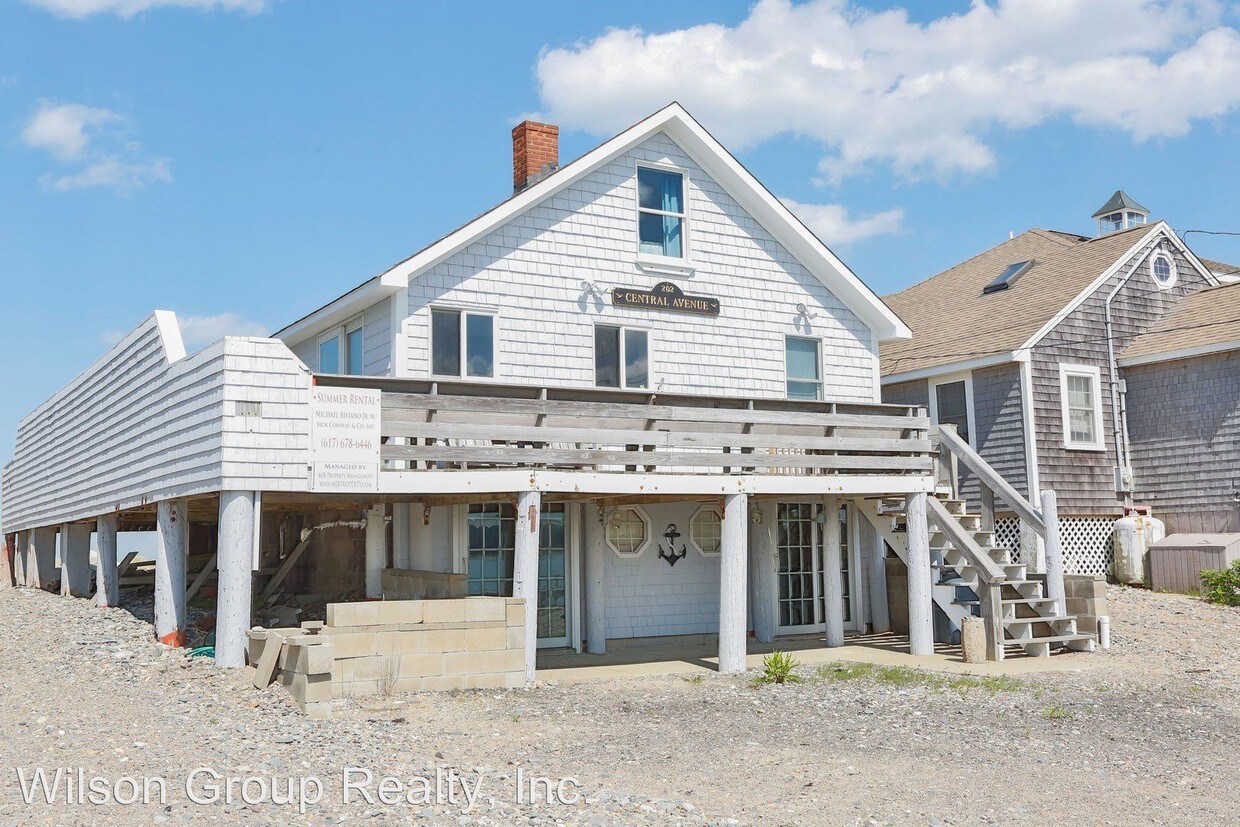 202 Central Ave, Marshfield, MA 02050 Room for Rent in Marshfield, MA