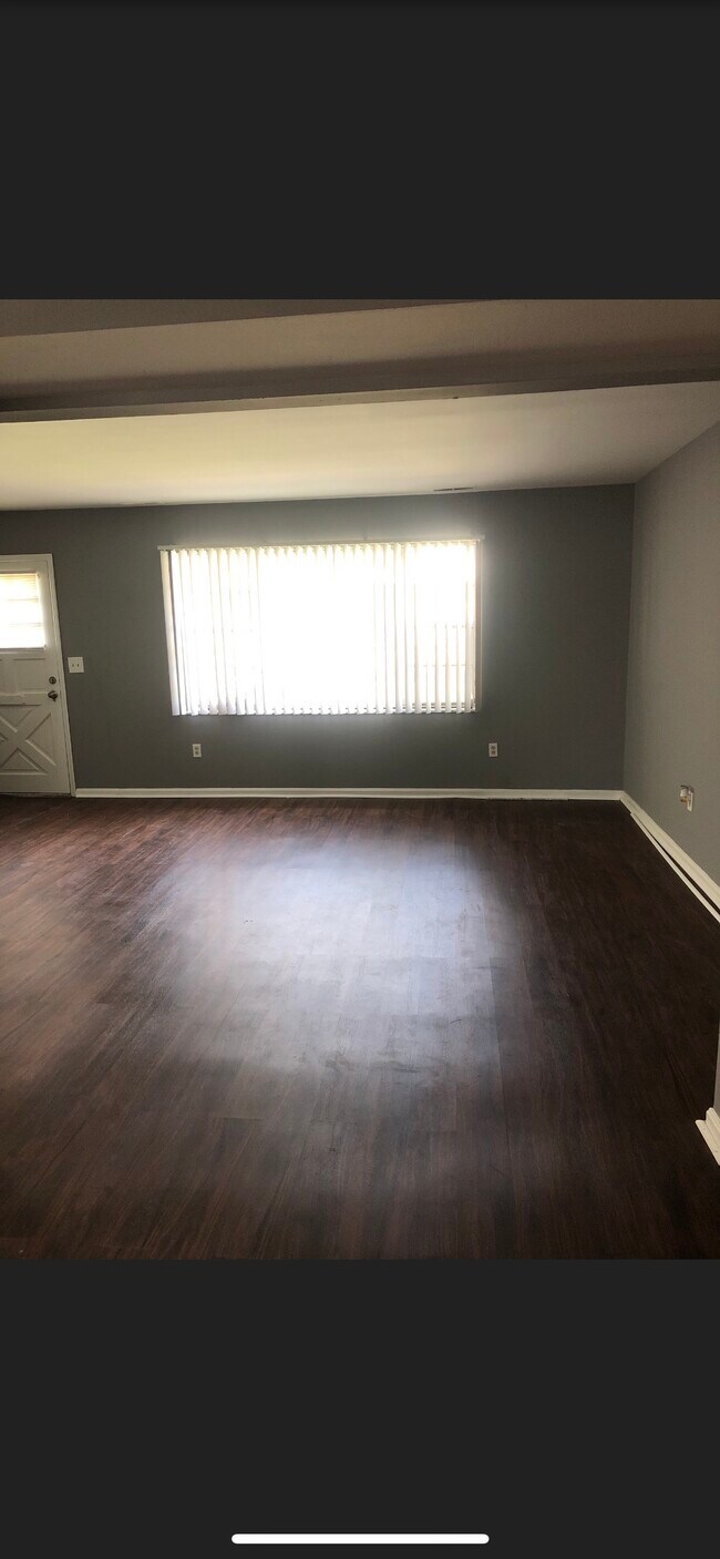Foto del edificio - 3341 Lakeview St