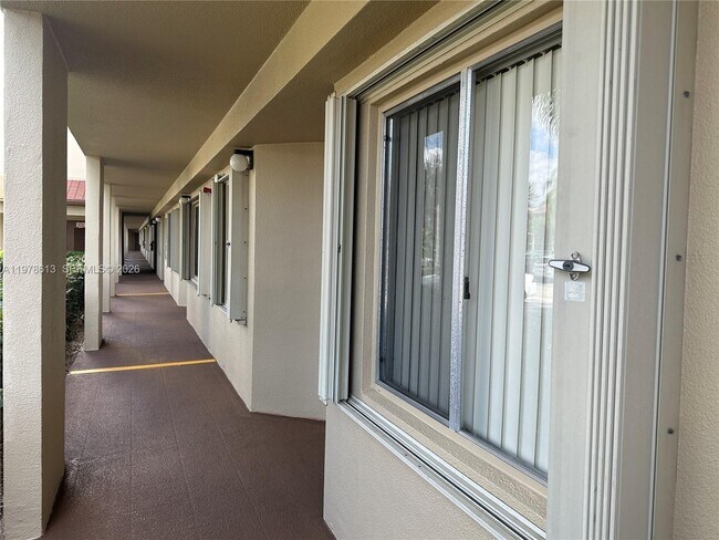 Foto del edificio - 901 SW 141st Ave