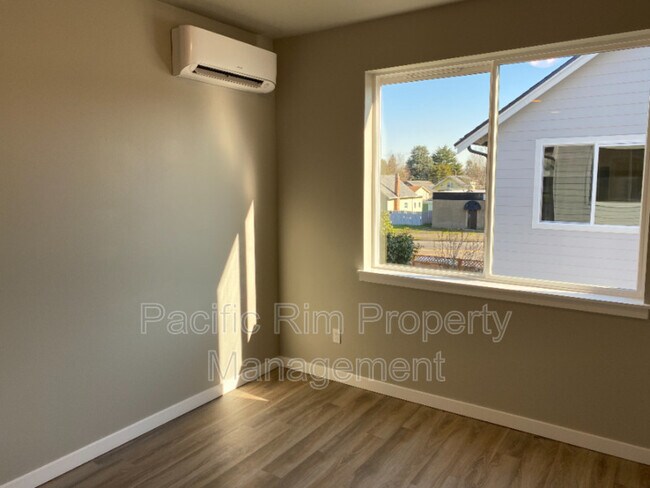 Building Photo - 4632 S Yakima Ave