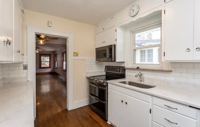 Building Photo - 1242 47th St