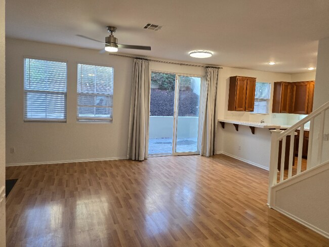 Foto del edificio - 1517 Laurel Grove Dr