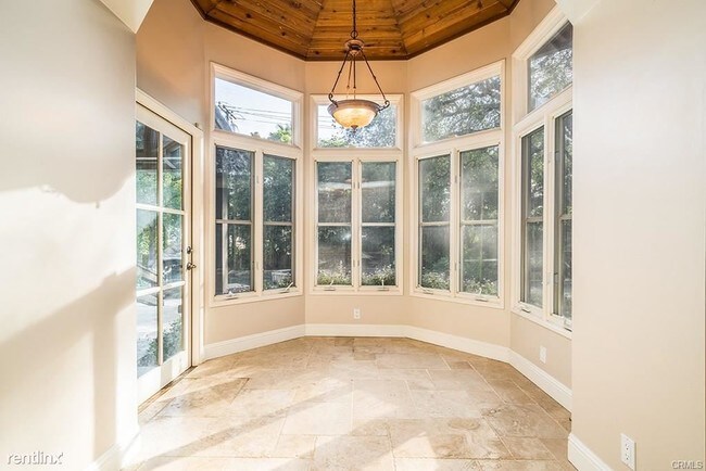 Foto del edificio - 4 br, 5 bath House - 1018 W Orange Grove Ave