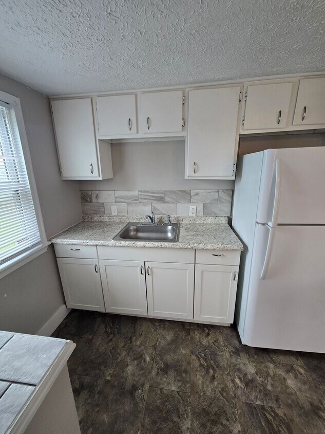 Primary Photo - 2 BEDROOM SINGLE FAMILY