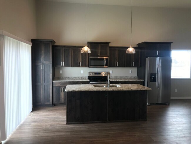 Foto del edificio - 4 Bed 2.5 Bath Single Family Home
