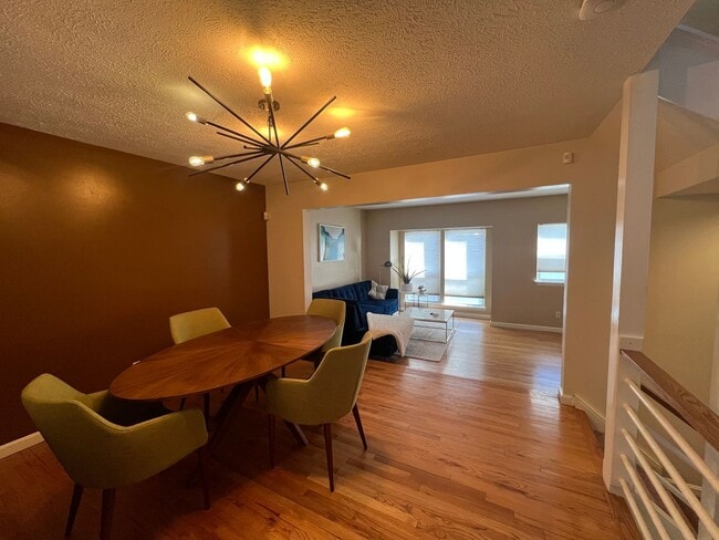 Foto del edificio - Beautiful Townhome in Private cul-de-sac i...