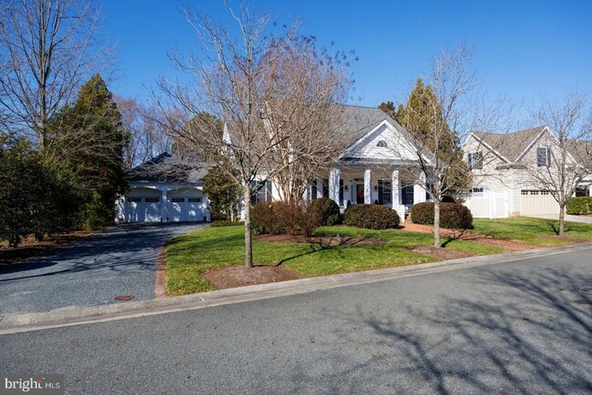 Building Photo - 7058 Thomas Ln