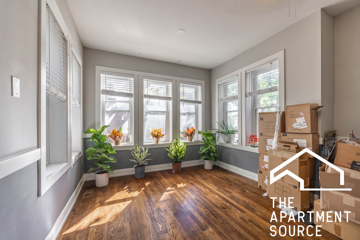 Foto principal - 3022 N Avers Ave