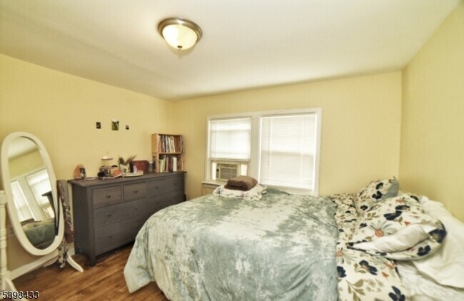 Foto del edificio - 193 E 25th St