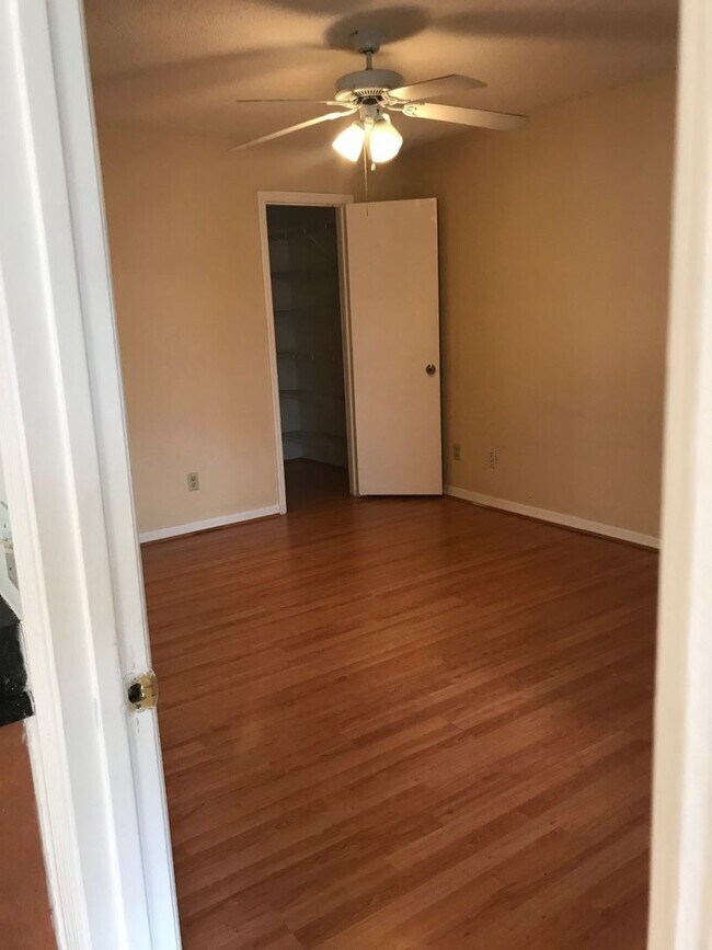 Building Photo - 2 Bedroom, 2 Bath Condo in Tradewinds