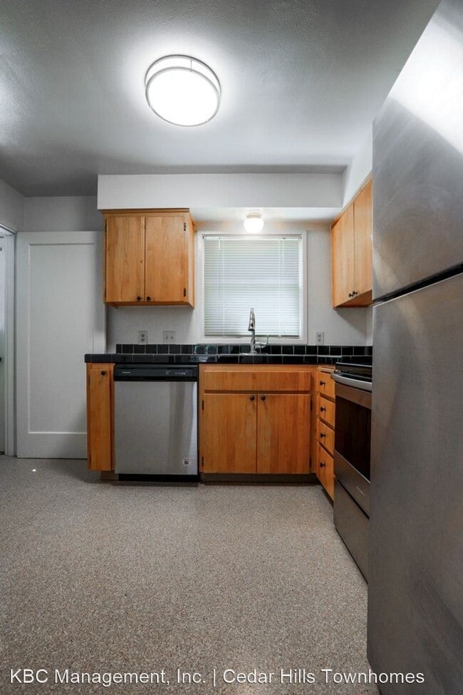 Building Photo - 1 br, 1 bath Apartment - 10221 SW Eastridg...