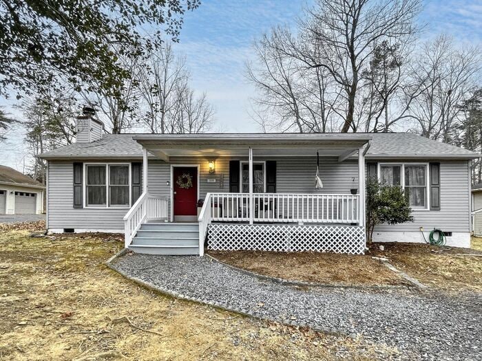 Primary Photo - Lovely 3-Bed Home in Gated Community with ...