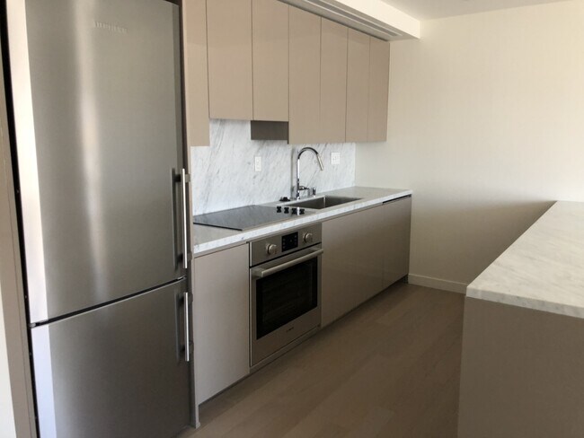 Foto del edificio - Very Unique Spacious Two Bedroom - Two bat...