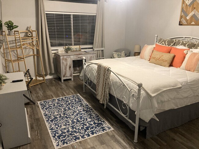 P1010170 - 12500 Melville Dr