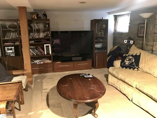 Foto del edificio - 3 br, 3 bath Apartment - 1619 Shady Ave
