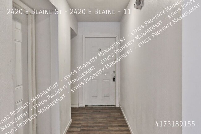 Building Photo - 2420 E Blaine St